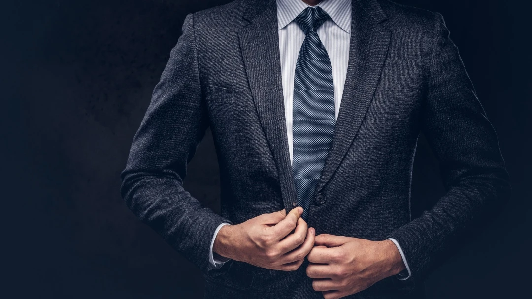 mens-suits-elegance-precision