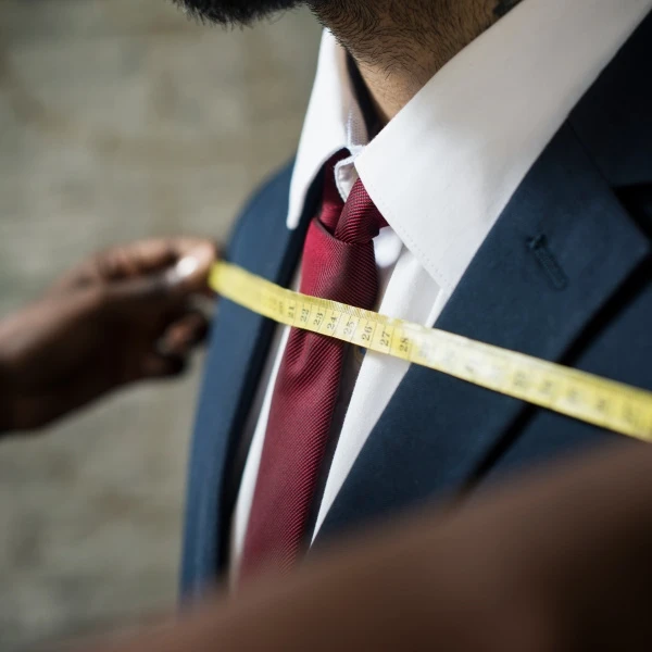Semi-custom tailoring and shirts: a strategic duo - tailor in Paris