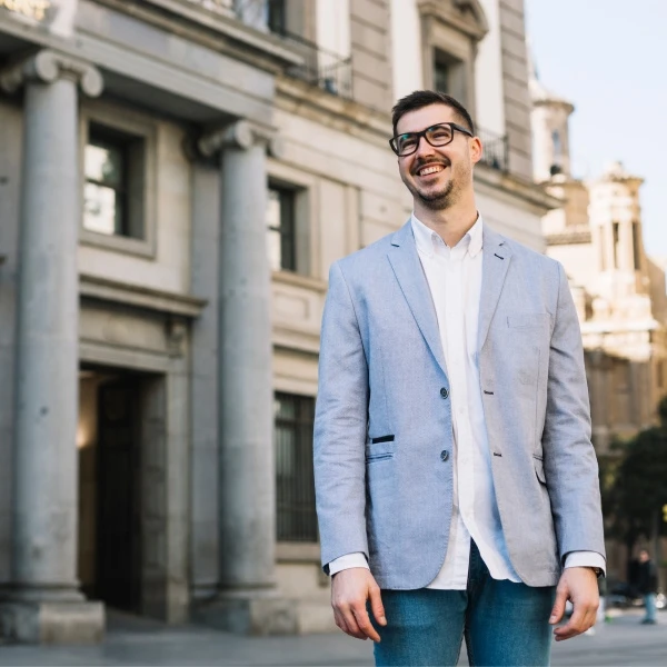 Why bespoke tailoring completely changes the final result - tailor in Paris